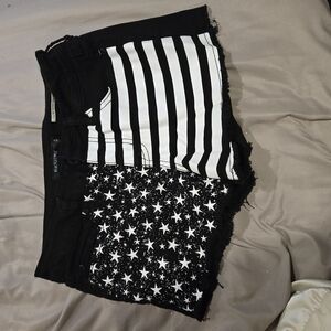Blackheart Hot Topic Black White Abd Stars Jean Shorts